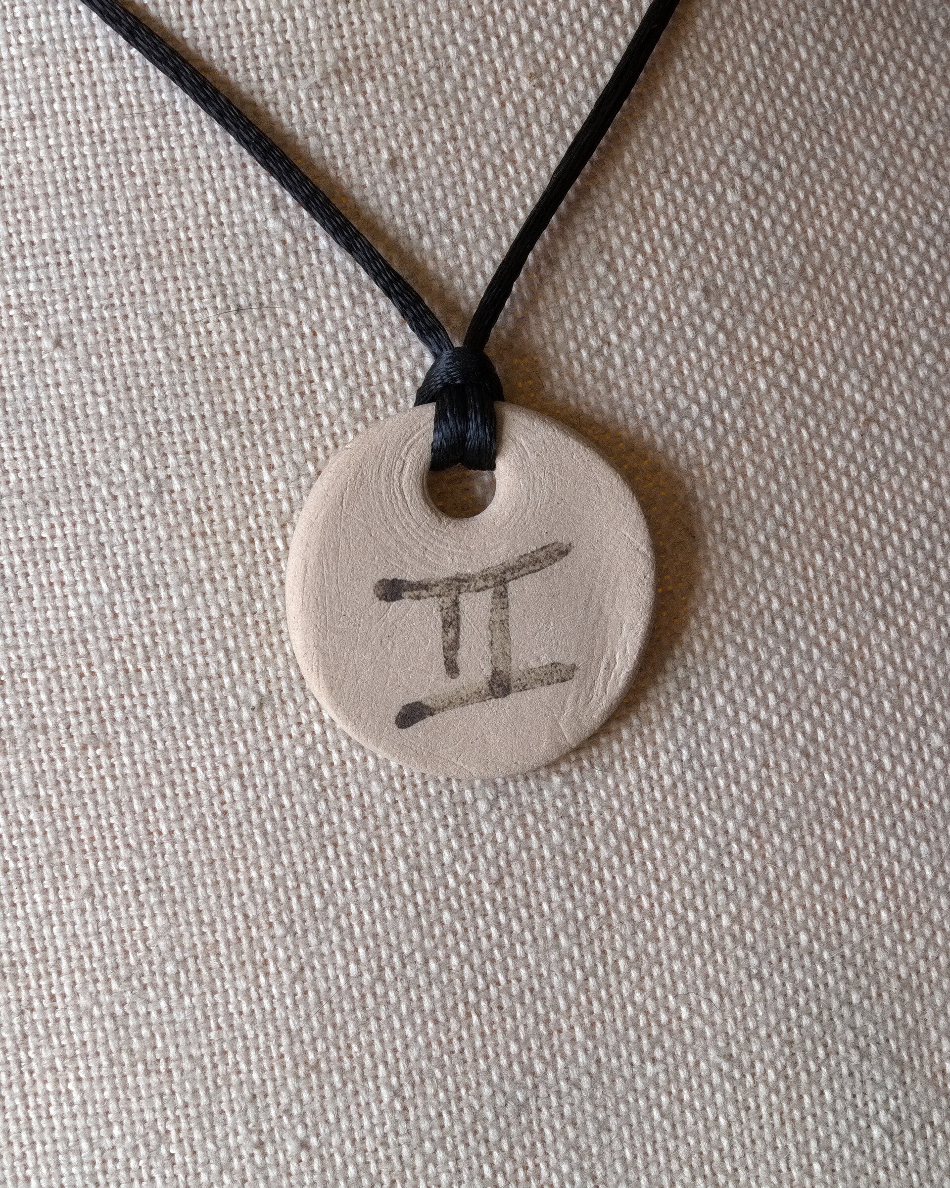 Colgante zodiacal de cerámica – Talismán astrológico - 1