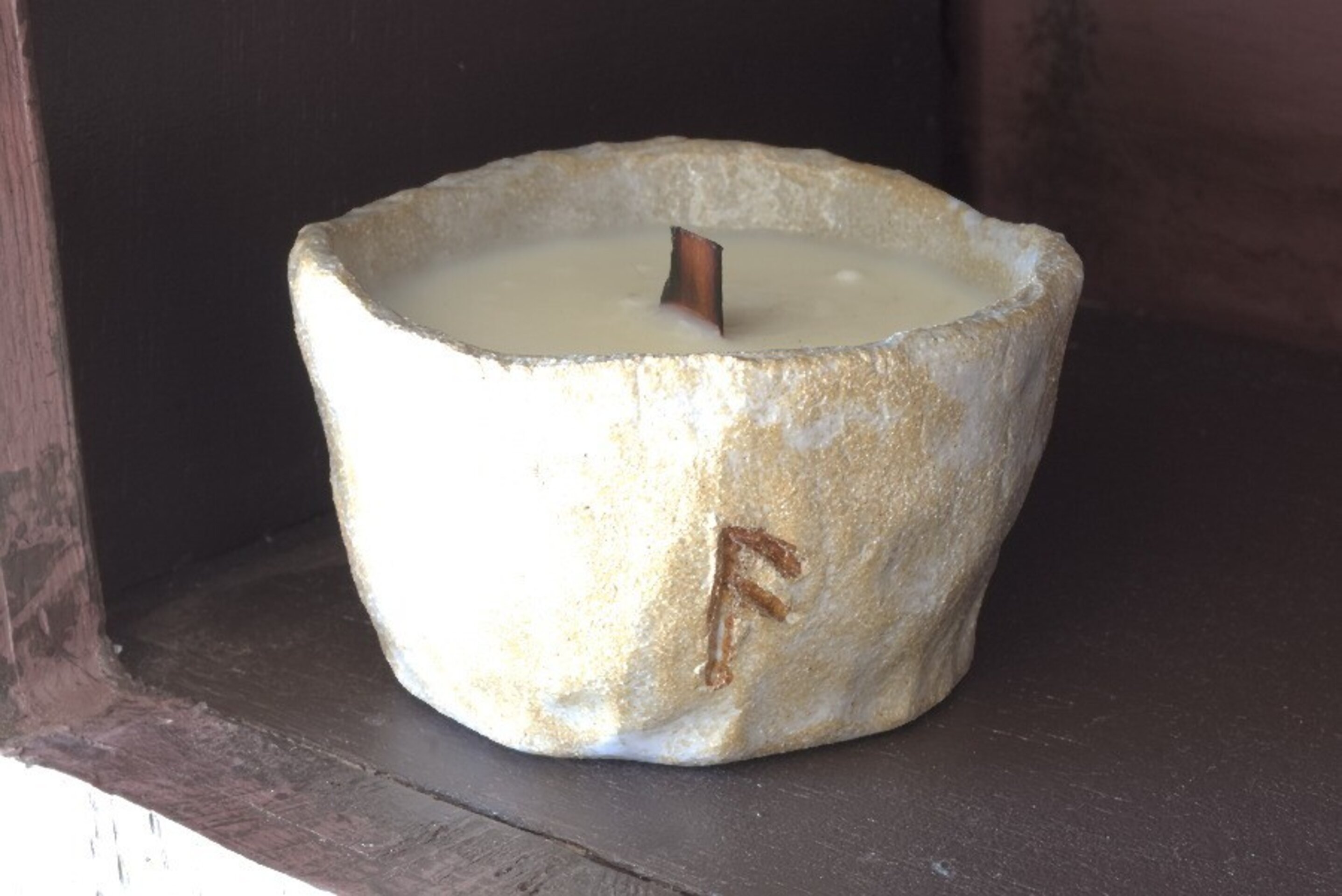 Vela de soja y cerámica con mecha de madera – Aromas naturales - 1